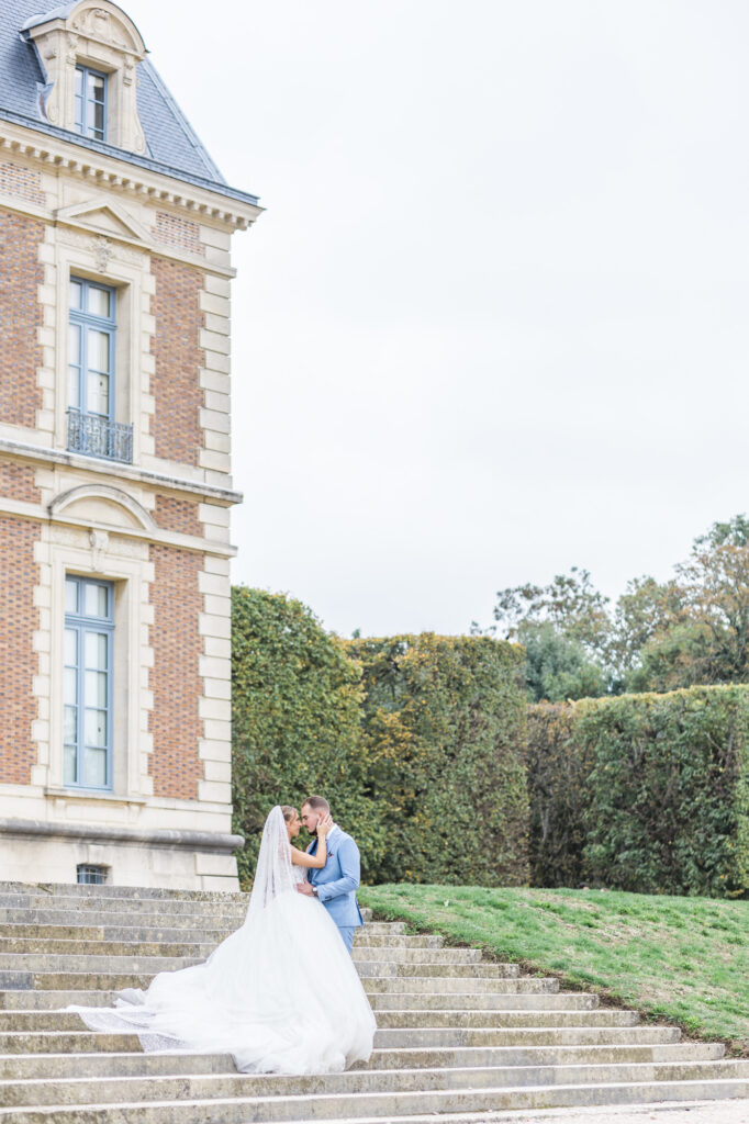 Le plus beau couple de marié au parc du Domaine de Sceaux