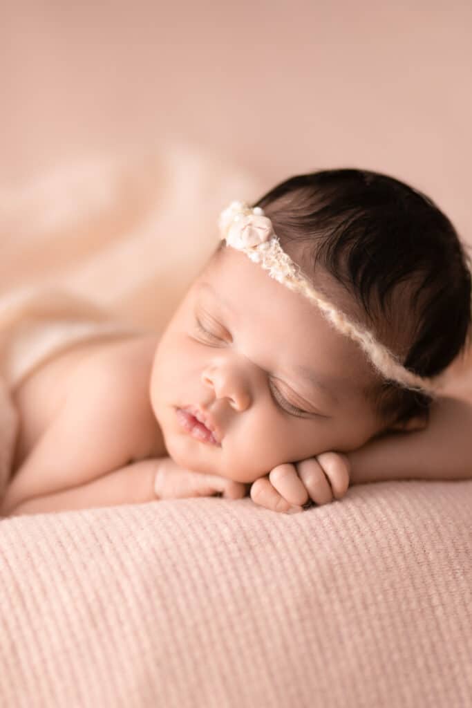 Photo de bébé durant une séance photo au Studio Tony Rapiteau proche de Meaux