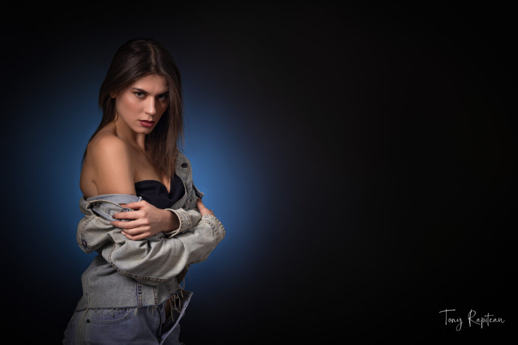 Un bleu élèctrique pour une séance photo en Seine et Marne au Studio Tony Rapiteau