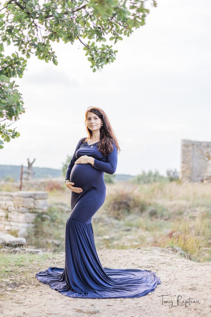 Une séance photo de grossesse à Avignon avec le photographe Studio Tony Rapiteau