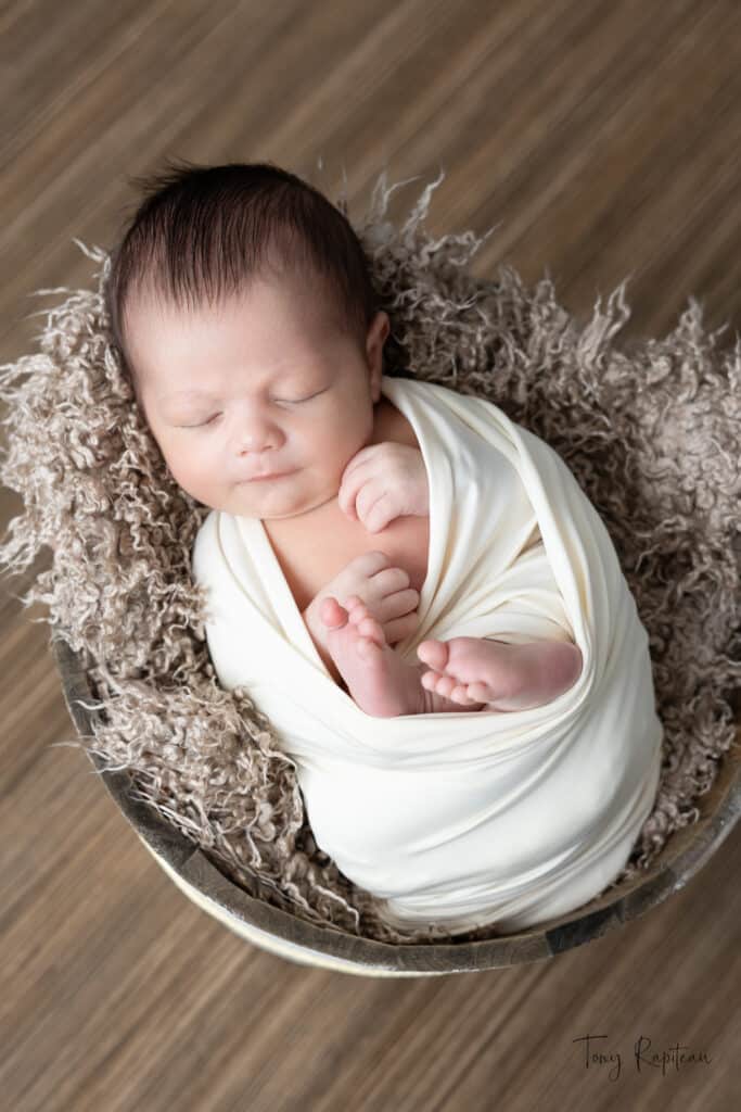 Portrait de bébé durant la séance photo de naissance à Meaux